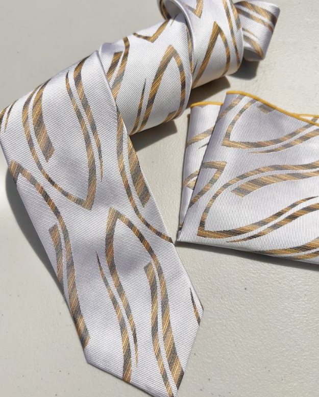 XL Designer Tie - Gold Pattern